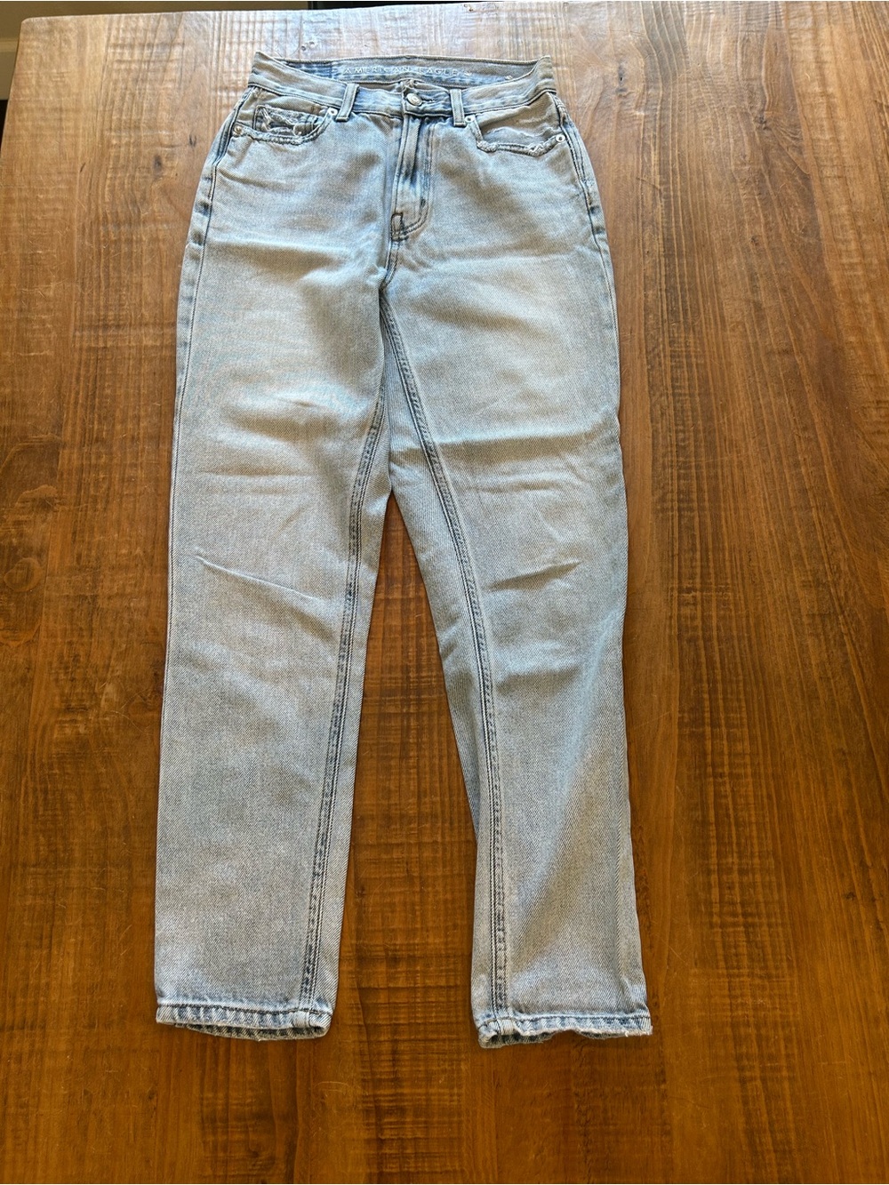 American Eagle Outfitters Light Wash Relaxed Straight Jeans